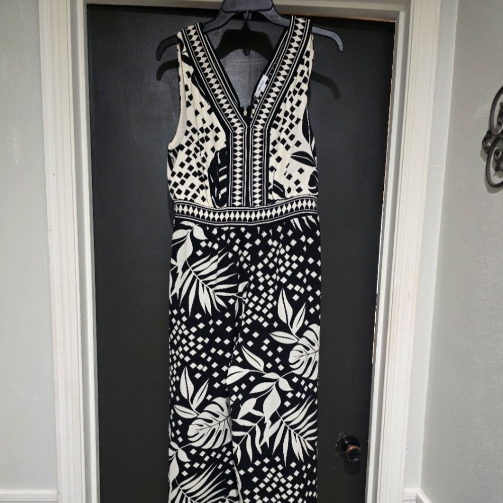 NWOT Elegant Black and White Patterned Jumpsuit